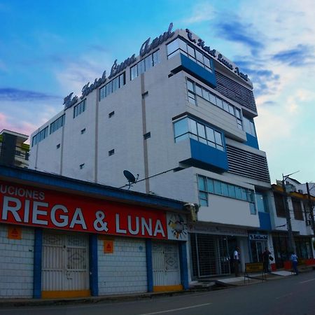 Hotel Luna Azul Florencia  Luaran gambar
