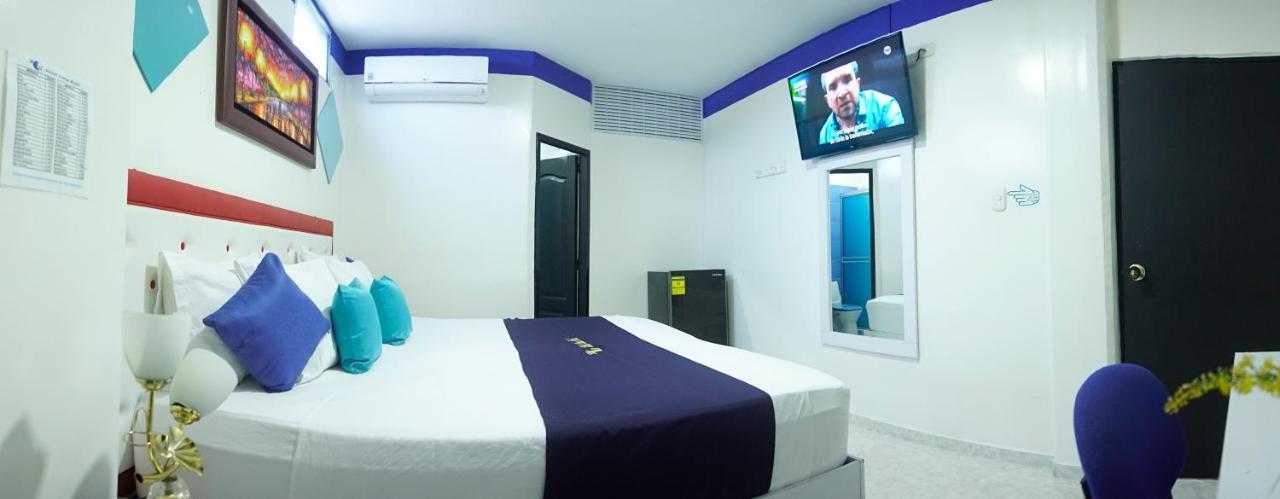 Hotel Luna Azul Florencia  Luaran gambar
