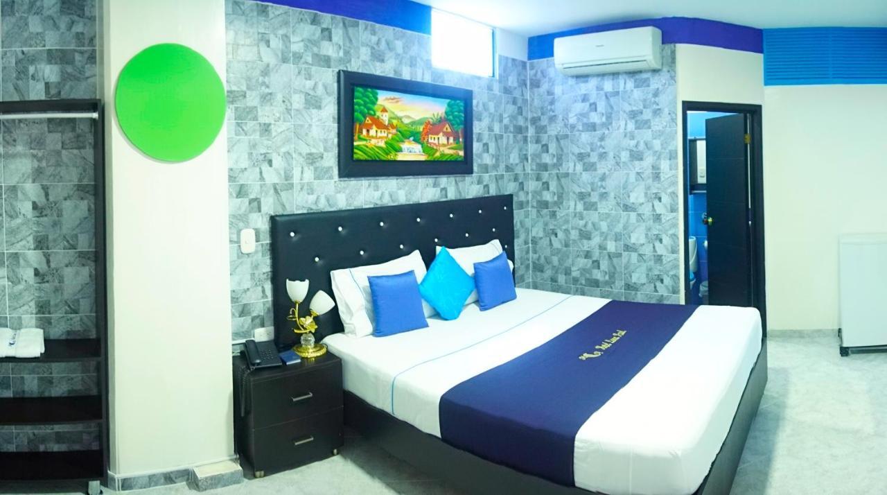 Hotel Luna Azul Florencia  Luaran gambar