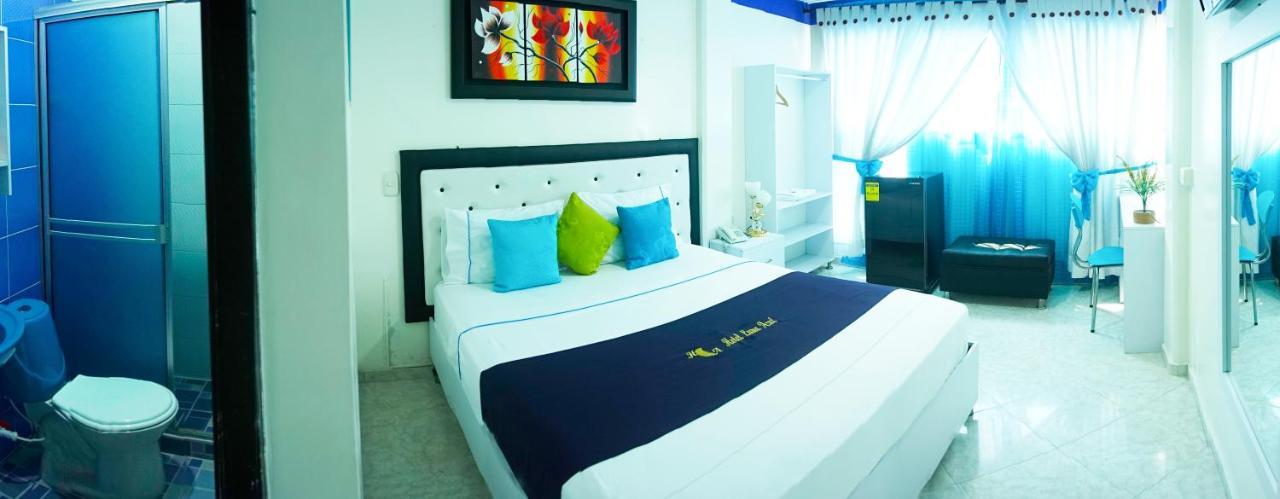 Hotel Luna Azul Florencia  Luaran gambar